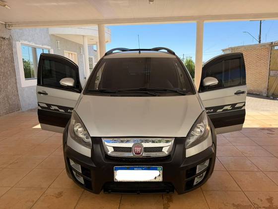 FIAT IDEA 1.8 MPI ADVENTURE 16V FLEX 4P MANUAL FIAT IDEA 1.8 MPI ADVENTURE 16V FLEX 4P MANUAL
